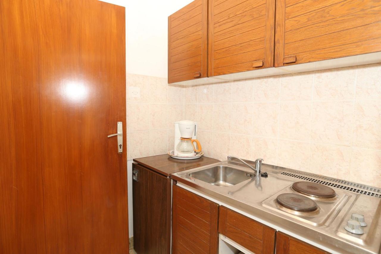 Apartments Fam Tomasic 바슈카 외부 사진